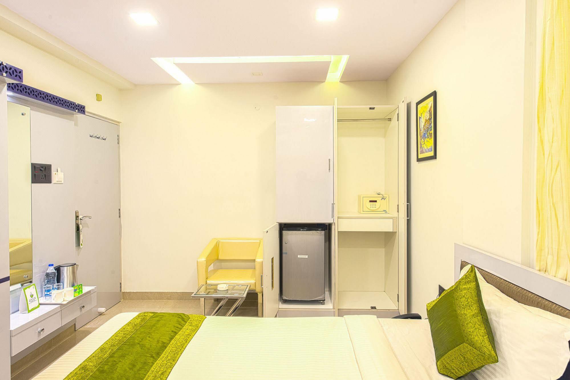 Treebo Orion Sapphire, Beck Bagan Hotel โกลกาตา ภายนอก รูปภาพ