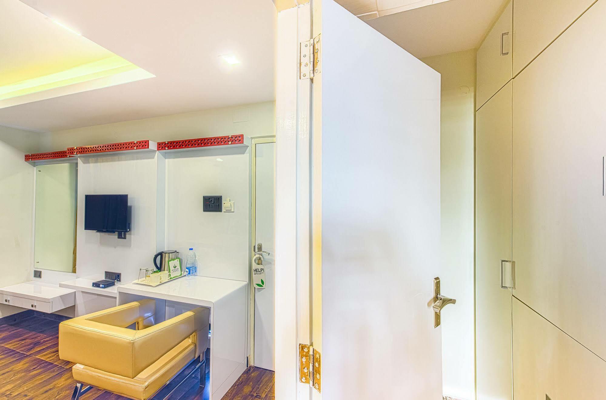 Treebo Orion Sapphire, Beck Bagan Hotel โกลกาตา ภายนอก รูปภาพ
