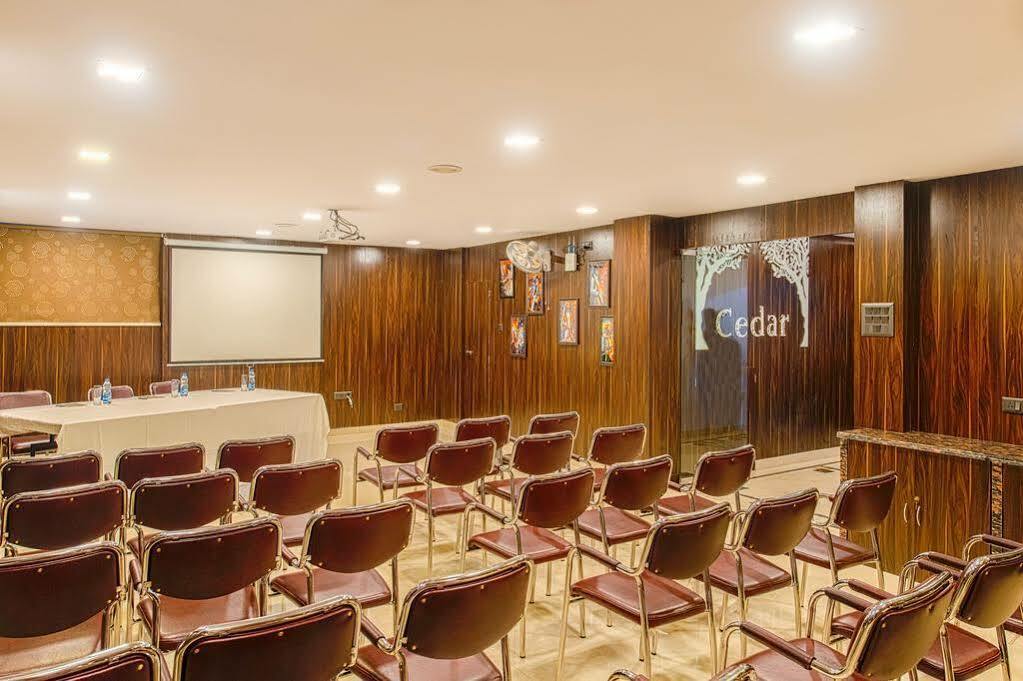 Treebo Orion Sapphire, Beck Bagan Hotel โกลกาตา ภายนอก รูปภาพ
